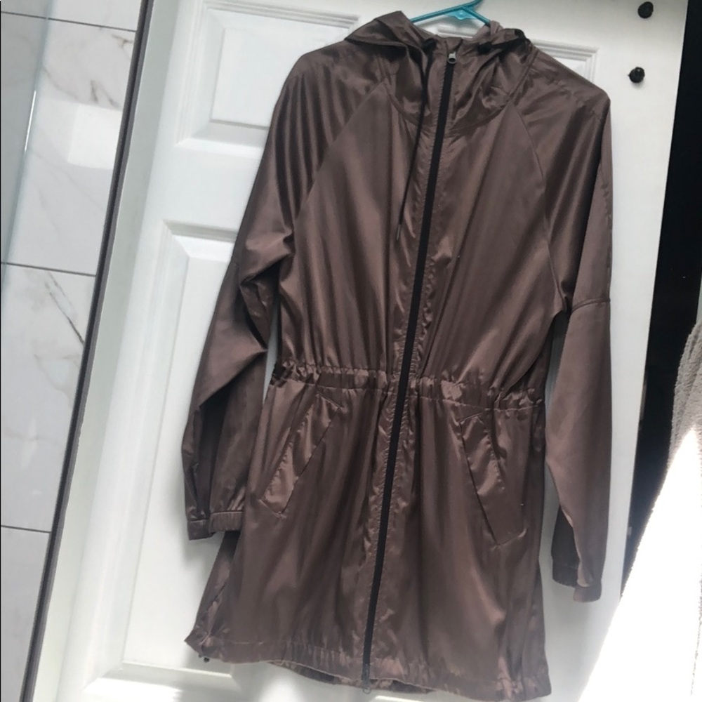 Zella silky trench size M like new